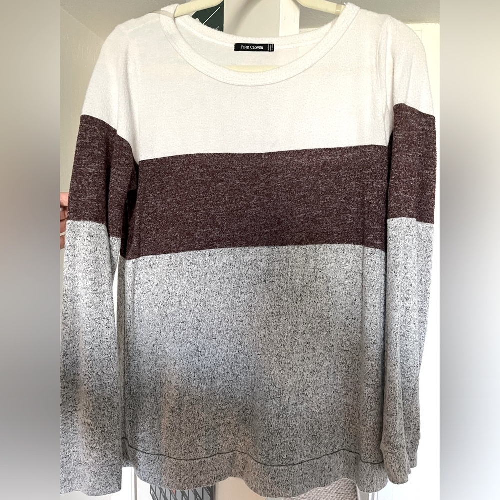 Light weight sweater